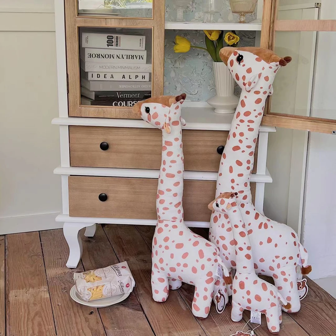 2025高品质卡通陪伴抱枕创意格子婴幼儿长颈鹿陪睡娃娃可爱长颈鹿