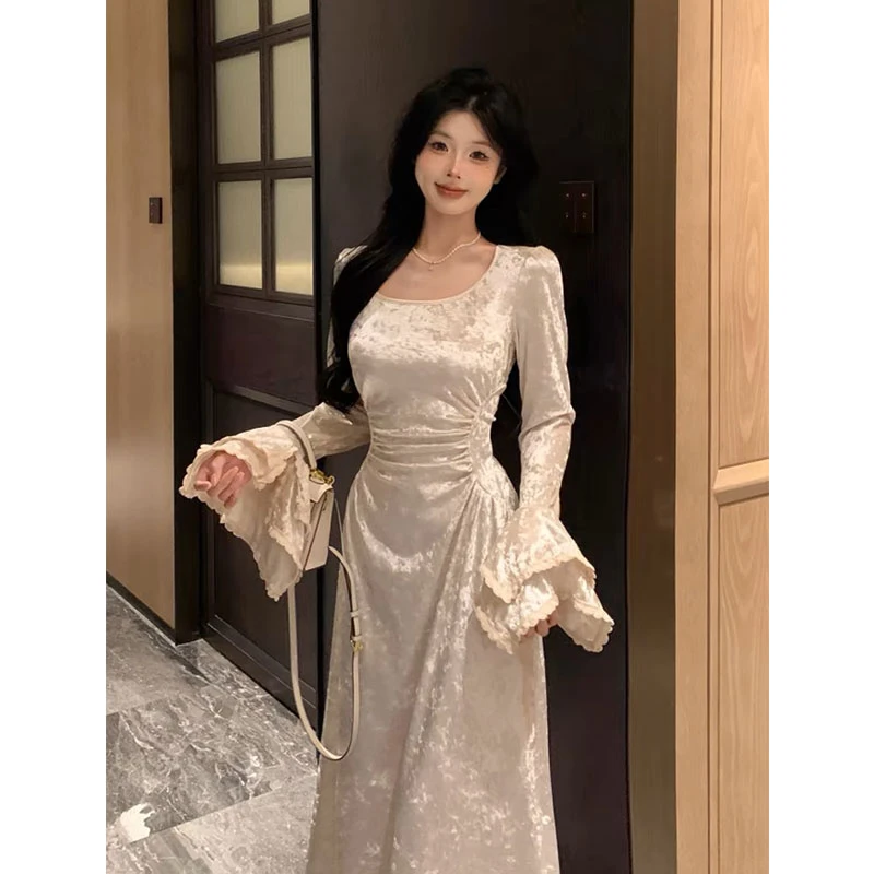 秋冬新款法式御姐风气质喇叭袖连衣裙收腰显瘦复古内搭长裙107#