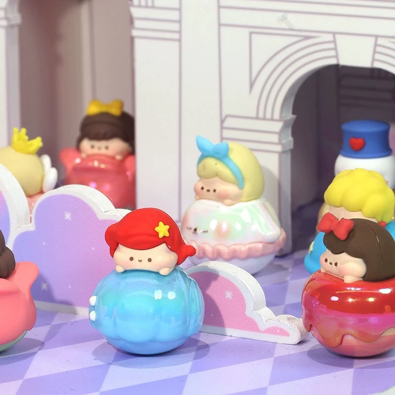 【全新正版】童话小镇盲盒不倒翁迷你盲袋可爱小红帽萌粒手办桌面