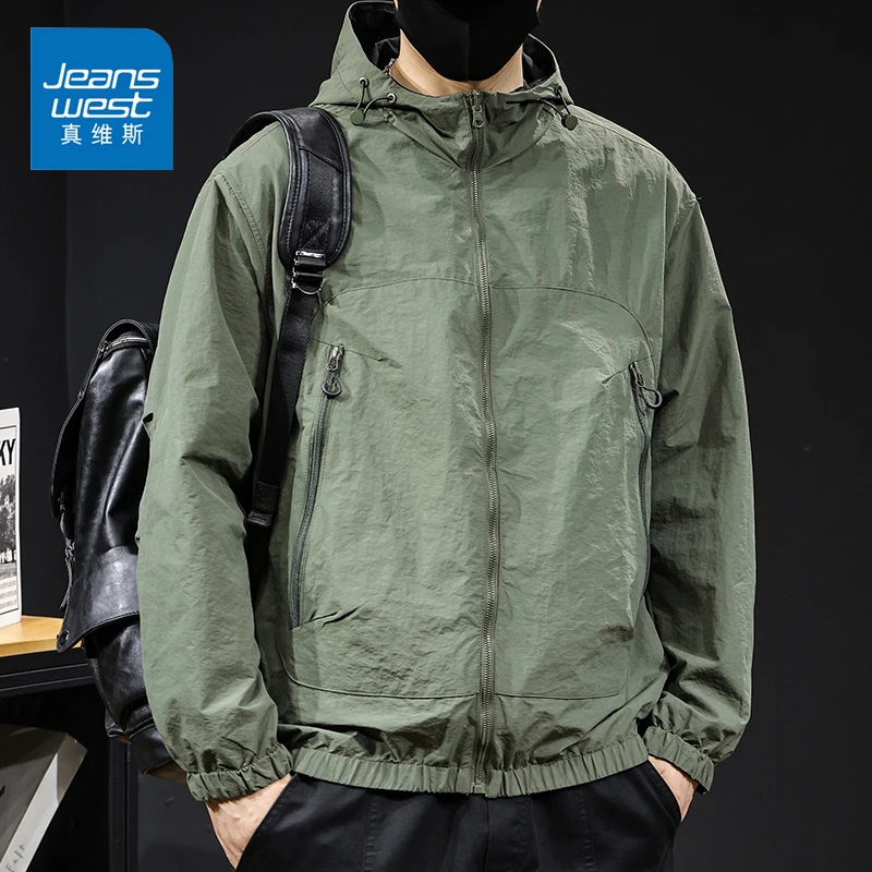 Jeanswest/真维斯户外连帽外套男款秋冬季宽松防风休闲百搭冲锋衣