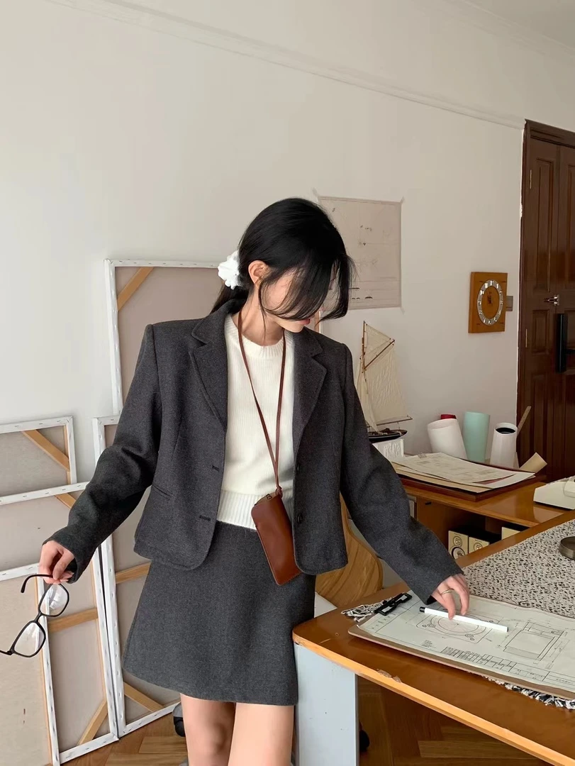 2779  轻职风毛呢半裙外套套装（有安全裤衬）  vvs  10.16