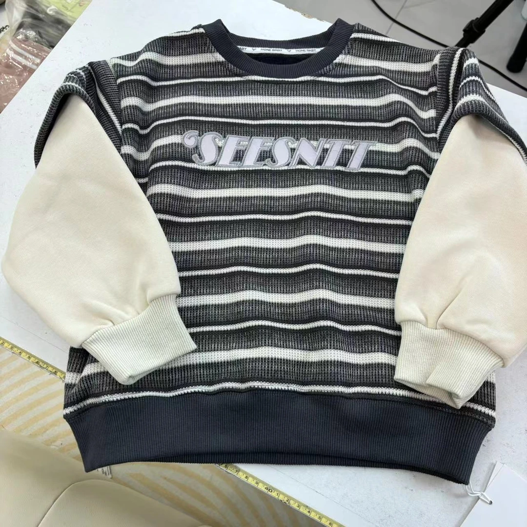 （6103）儿童时尚洋气假两件一体绒条纹卫衣