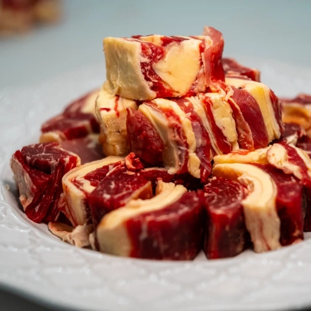 呼伦贝尔黄膘牛腩有筋有肉炖煮美味