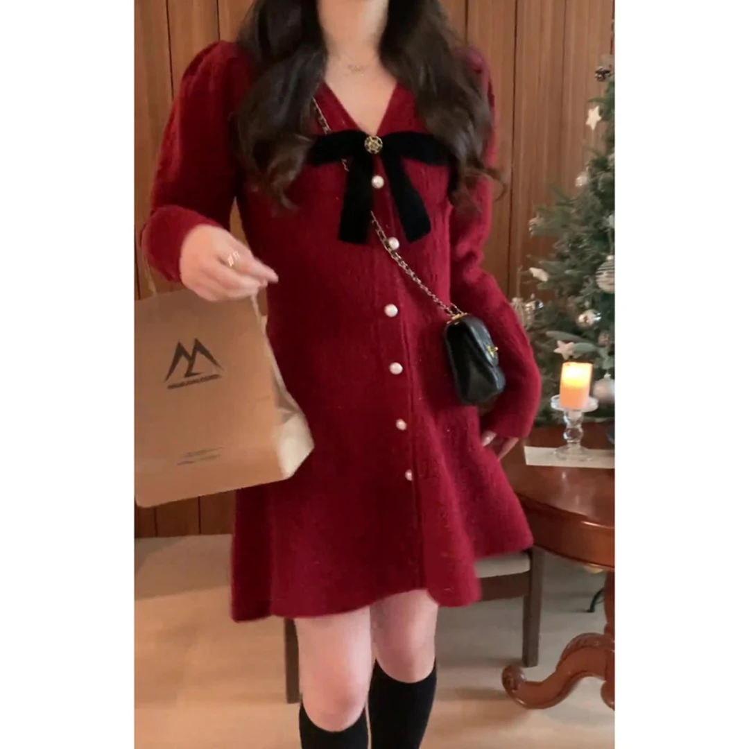 秋冬新款小香风显瘦收腰蝴蝶结细闪节日氛围感显白针织连衣裙女