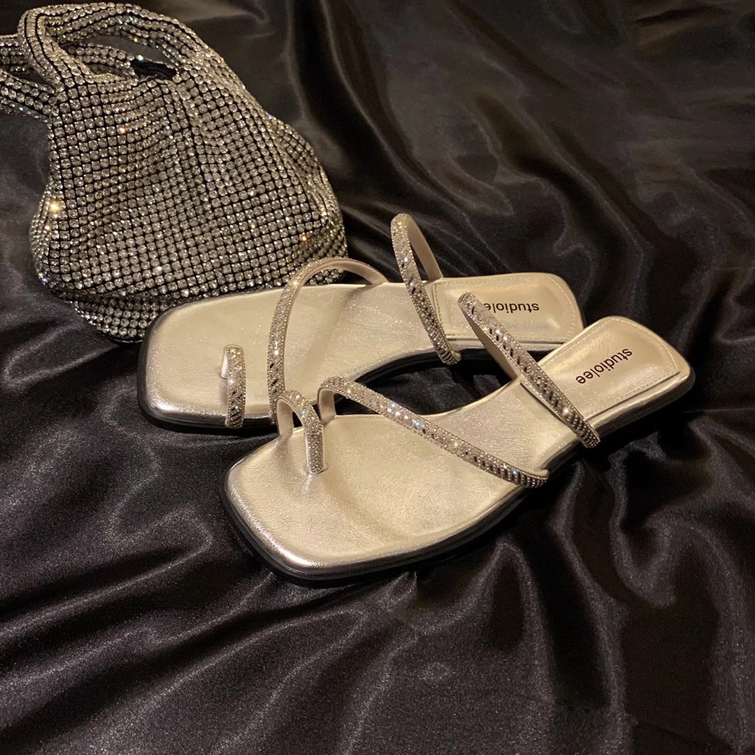 仙气亮闪方头包边一字带夹趾平底拖鞋女夏