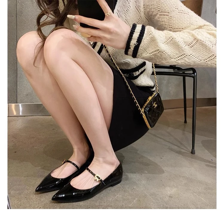 现货秒发！葡萄妈同款鞋气质小尖头一字带真皮浅口小低跟单鞋女