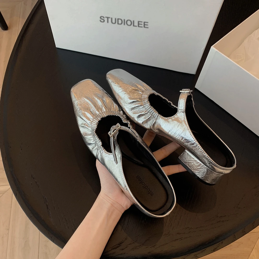 春夏季时尚网红气质法式方头褶皱一脚蹬水钻扣带粗跟包头半拖鞋女