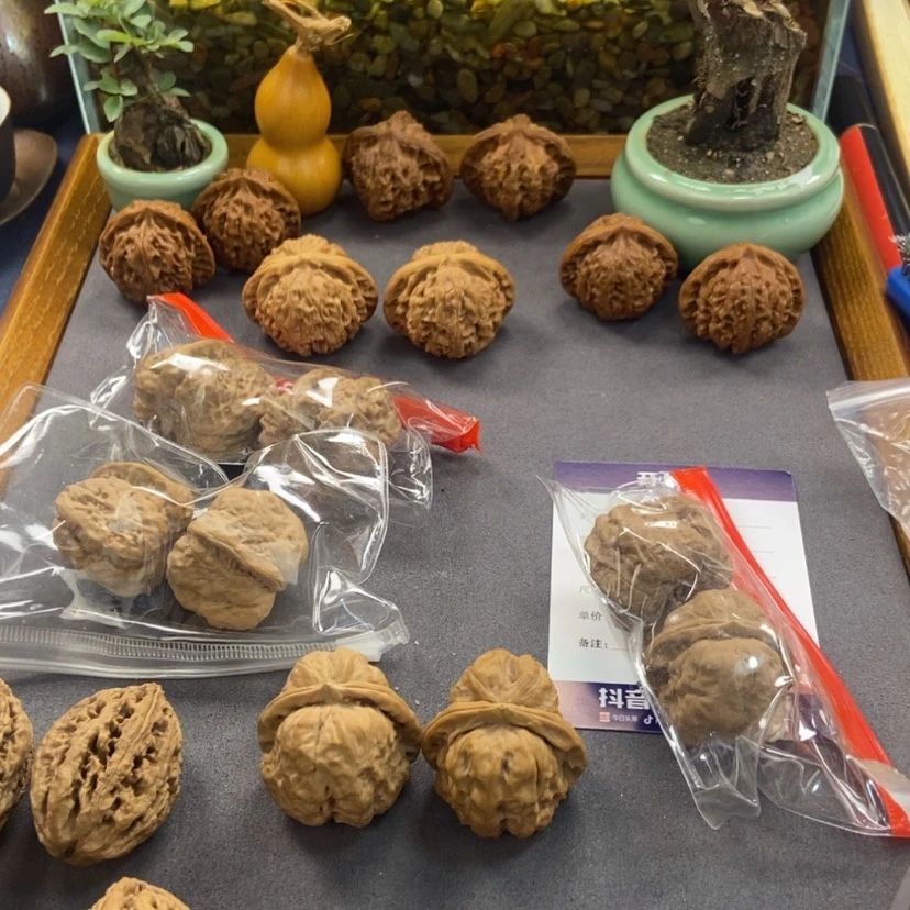 【闪购商品】文玩核桃把件有*人