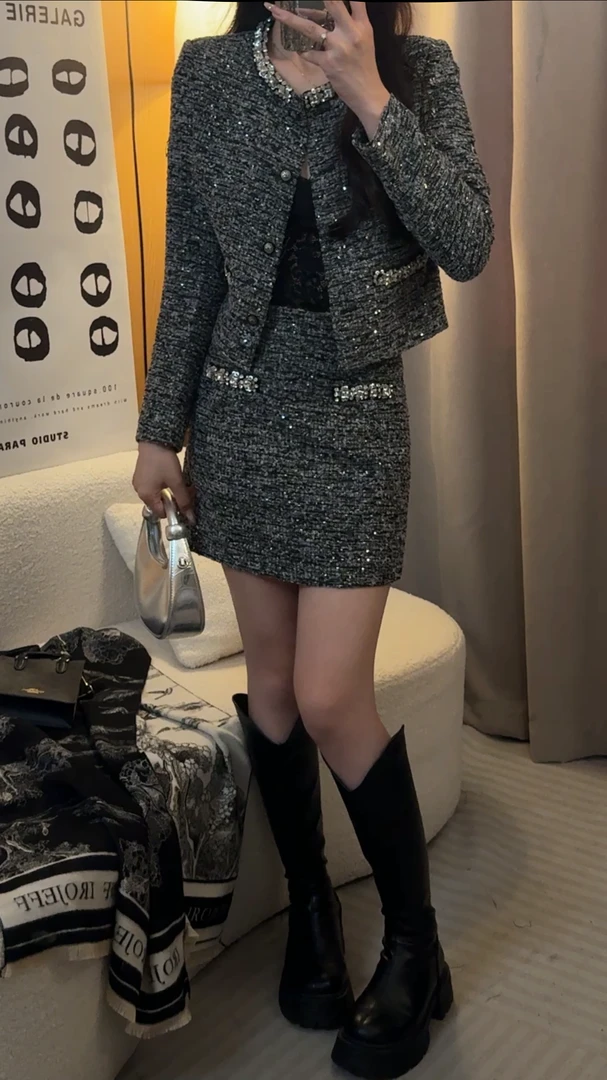 欧货名媛小香风套装女2024秋季新款高级感钉钻短外套半身裙两件套