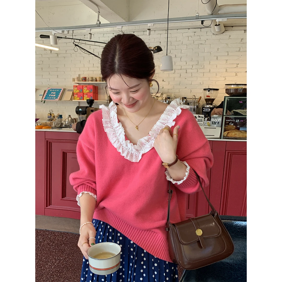 火火火【乌苏梅子】韩系小众设计v领蕾丝拼接毛衣M28083HH44