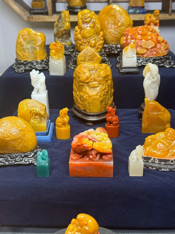 老挝石高山体素章
