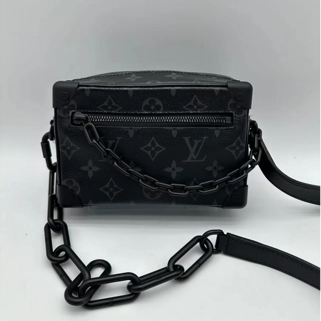 99新 LouisVuitton/路易威登 SoftTrunk经典黑武士盒子斜跨包1670
