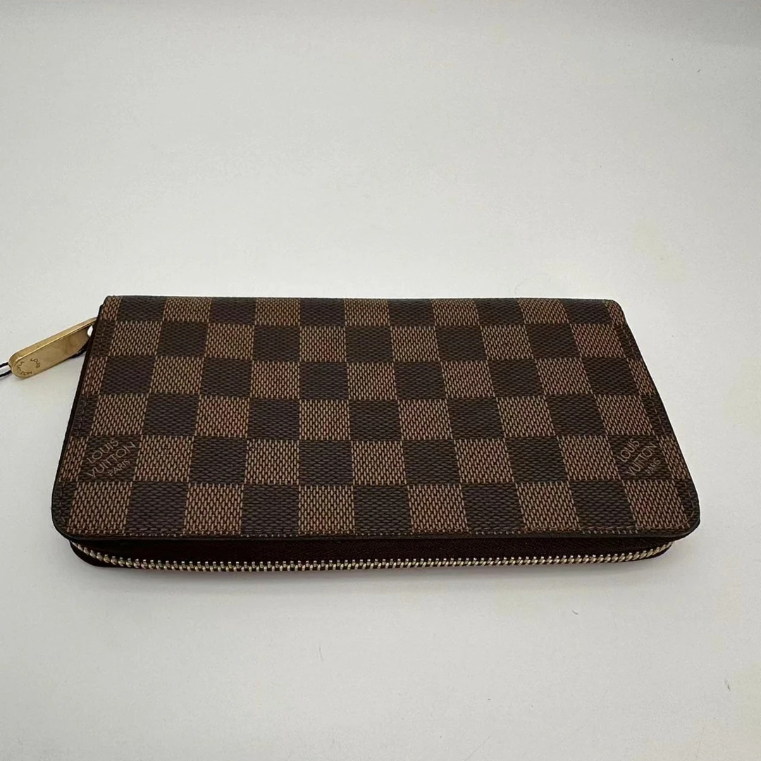 95新 LouisVuitton/路易威登 98经典棋盘格 拉链款钱包/时尚/0783