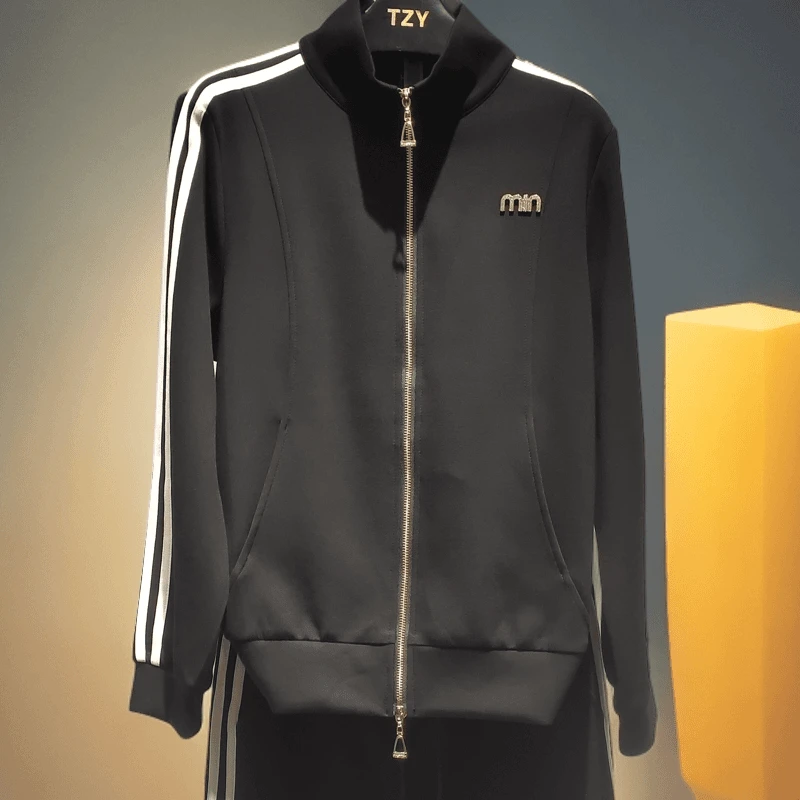 嘉莉丹:6326#时尚净版立领休闲套装