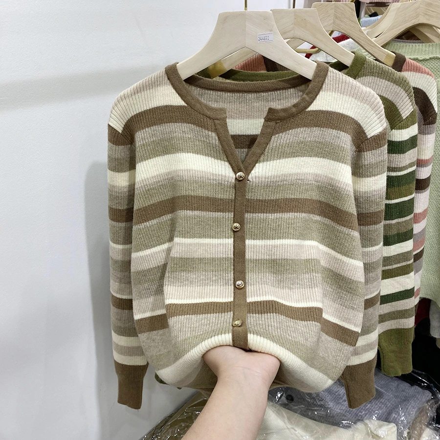 【80-180斤】V领条纹套头打底针织衫女秋冬复古撞色修身显瘦毛衣