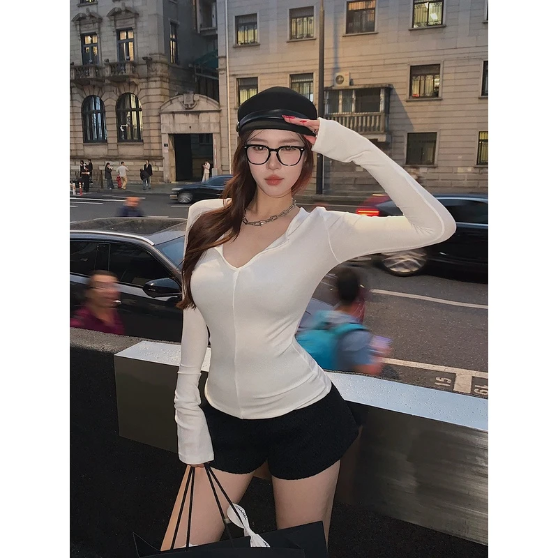 十三粥私服 选择困难症 时尚休闲设计款上衣秋冬显瘦内搭针织衫女