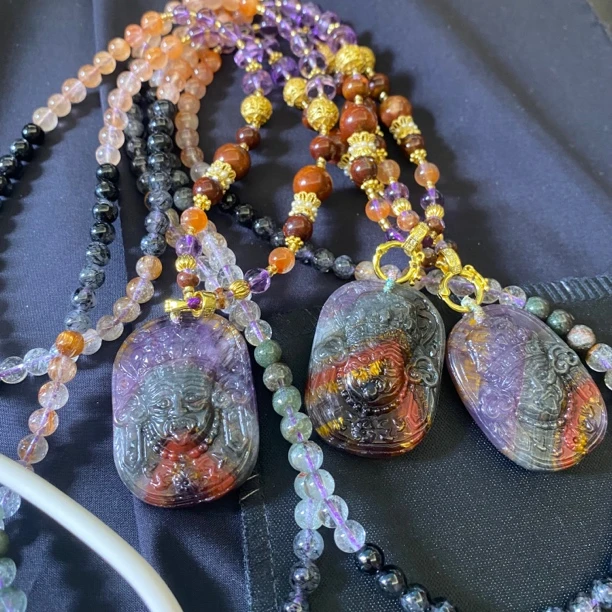 极光扎基吊坠多样性发一