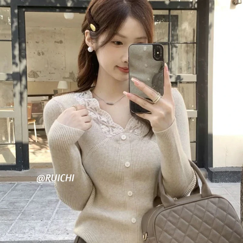 蕾丝性感V领2025春季新款拼接修身显瘦网红爆款针织衫长袖上衣女