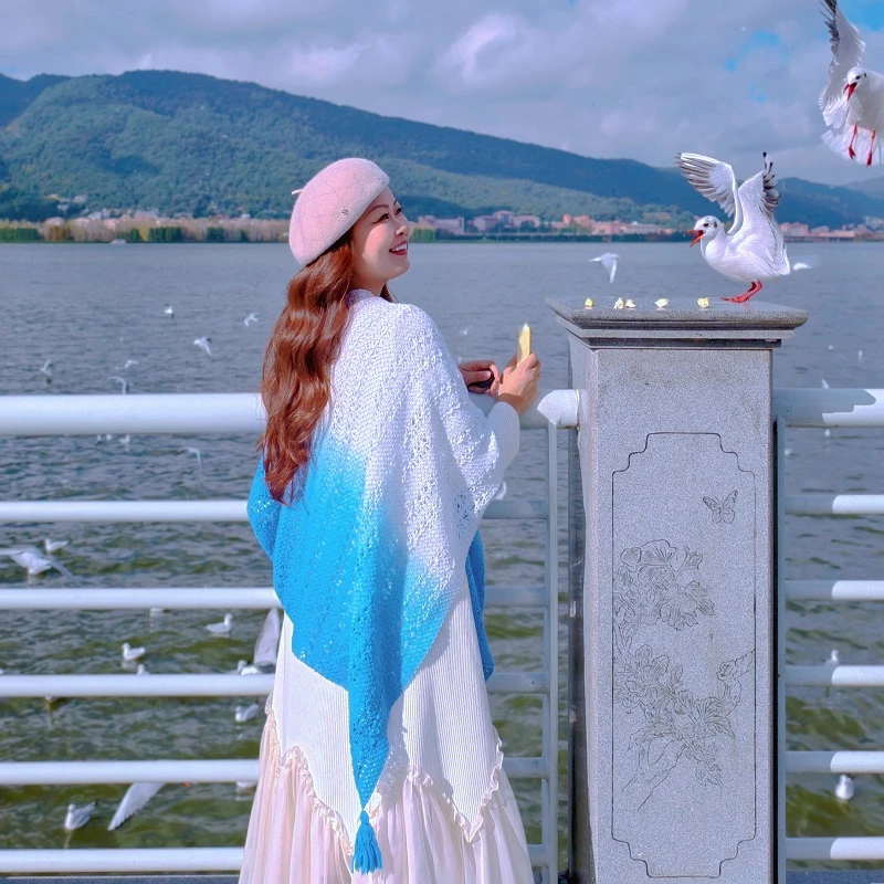 珍千红【董艺穿搭】渐变流苏针织民族风披肩旅游拍照文艺搭肩围巾女