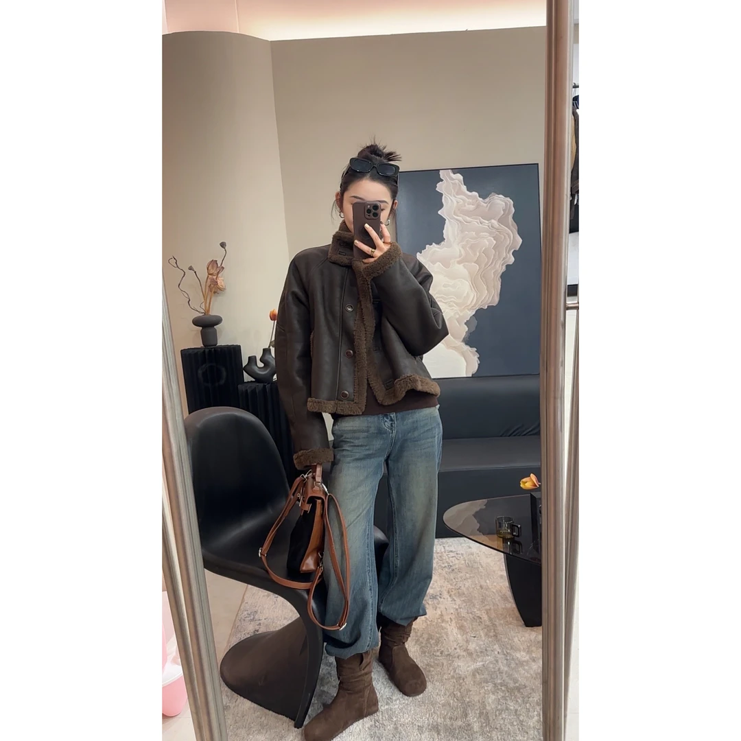 ZX552皮毛一体短款外套女冬季加厚机车服夹克宽松复古立领上衣