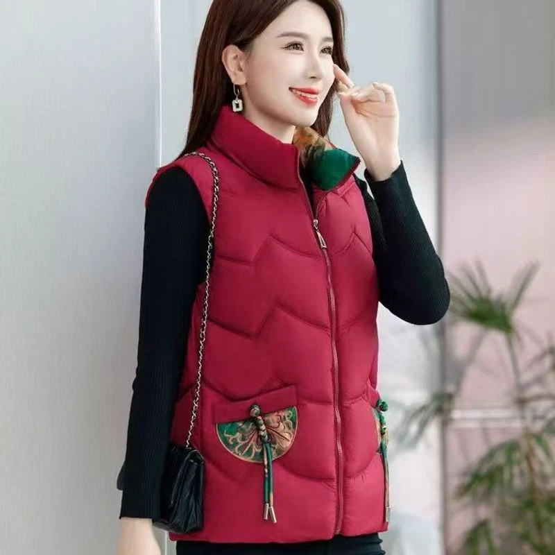 国风2024棉马甲秋冬中式刺绣坎肩外套妈妈新款短款保暖马夹