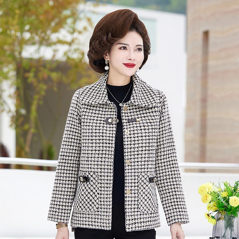 女装春秋妈妈装洋气短款上衣中老年女士新款春装气质时尚格子外套