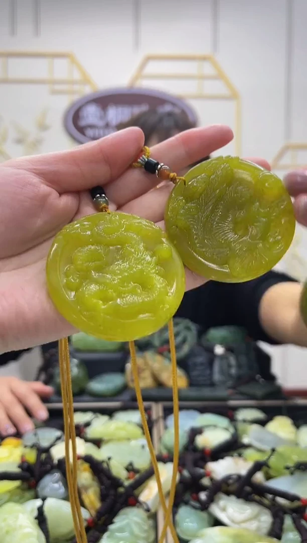 【闪购商品】蛇纹石玉吊坠未镶嵌多样性随机发一