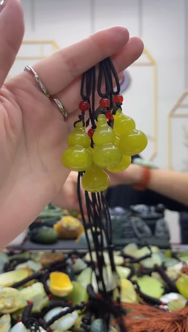 【闪购商品】蛇纹石玉吊坠未镶嵌多样性随机发一