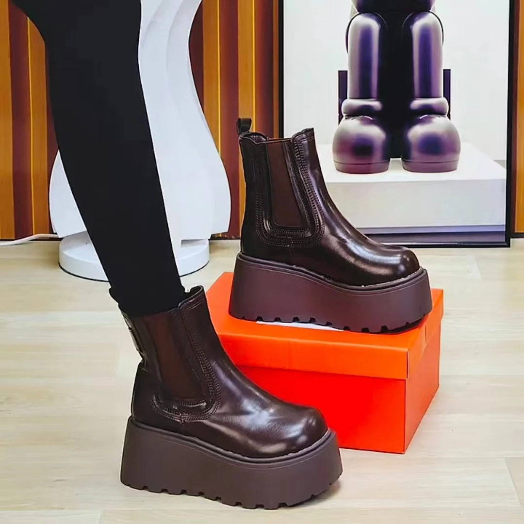 欧货网红8cm增高厚底马丁靴女2024冬季新款小个子加绒保暖短靴女