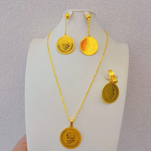 铜合金项链 215时尚新款休闲经典轻奢百搭精美戒指耳环项链三件套