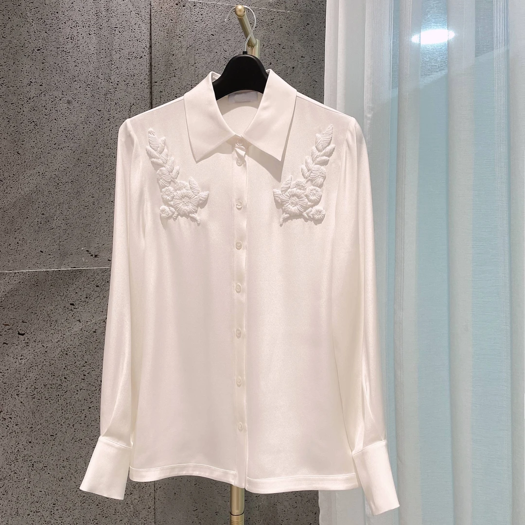 M2180花朵白色衬衣 衣长65 款号QS2090