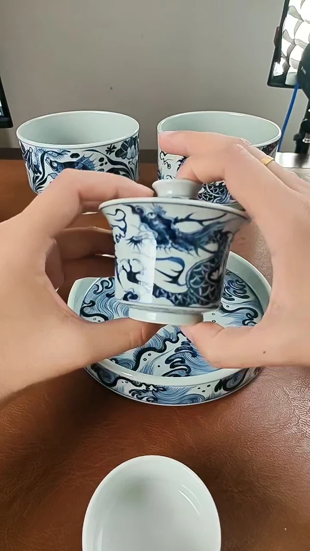 【闪购商品】瓷片龙纹马蹄盖碗1111111111