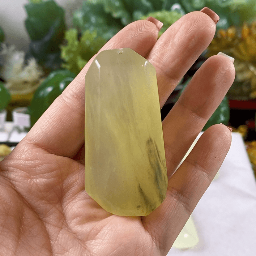 【闪购商品】岫玉挂件未镶嵌谁****?