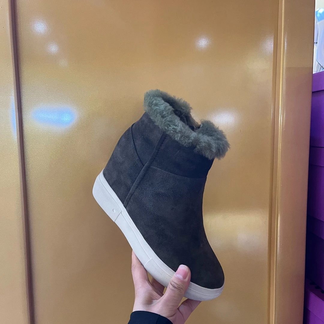 知足敏儿纯皮内增高样品清版短靴女鞋