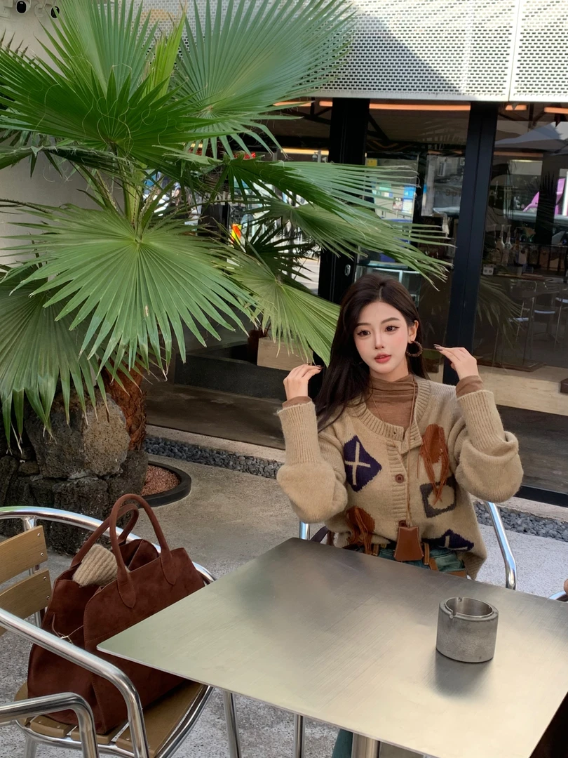 利达 NEW DADADA【休闲美学】新款宽松糯慵懒圆领针织毛衣TDK2344