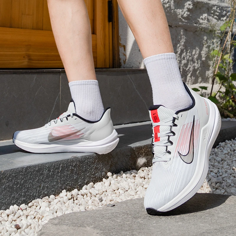 NIKE耐克男鞋秋季款ZOOM WINFLO 10运动休闲缓震气垫跑步鞋DD6203