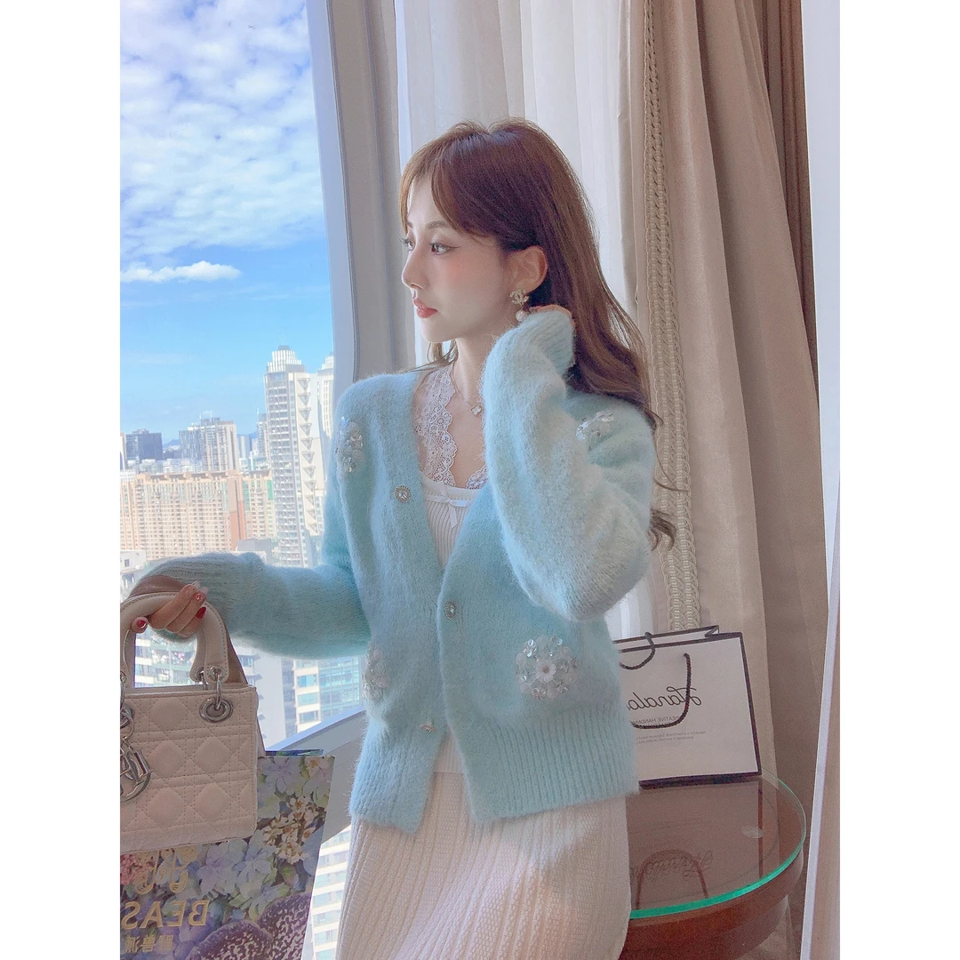 张心子【清雅加州梦】重工刺绣V领毛衣开衫女小个子秋冬新款上衣