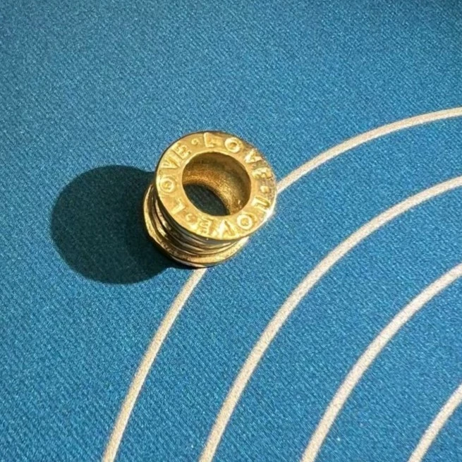 【潮金汇严选】503/克--足金999.9小蛮腰吊坠