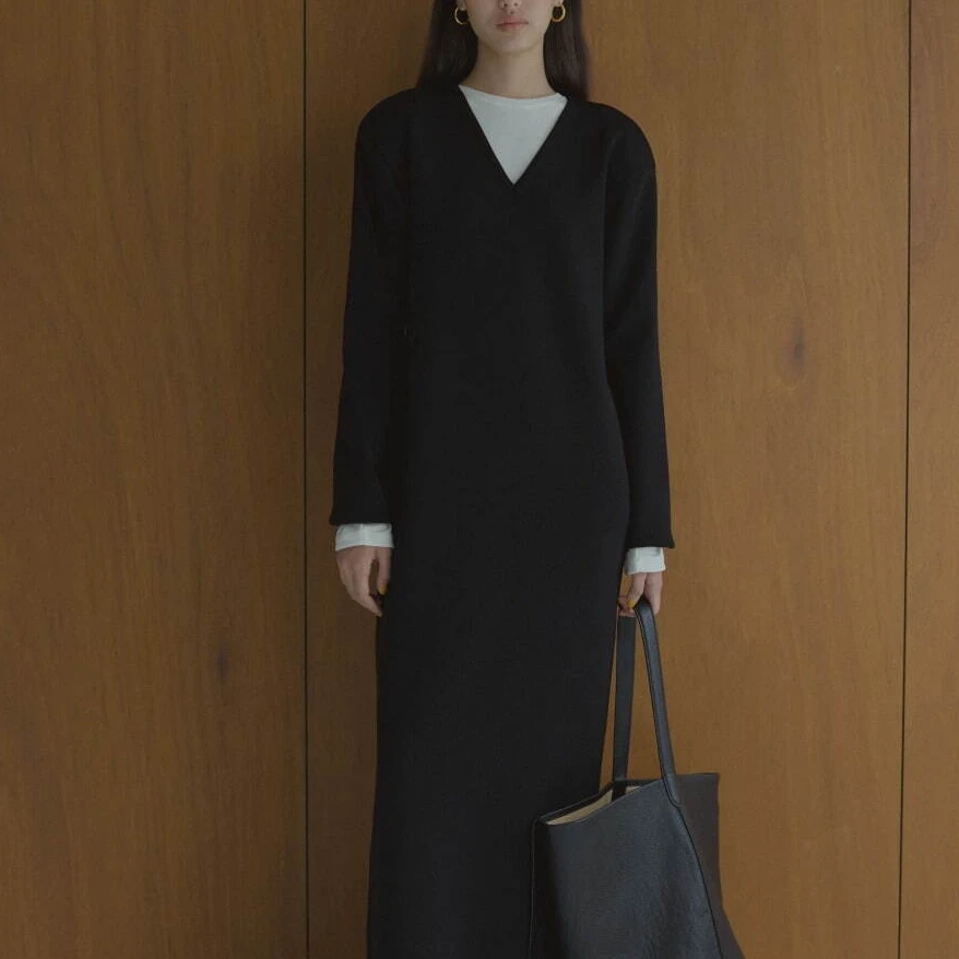 2024秋冬假V领简约大气长袖气质打底宽松中长款过膝连衣裙24315