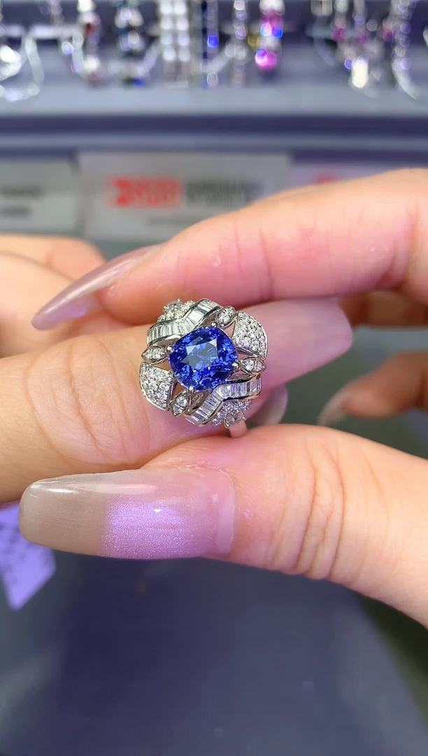 【闪购商品】蓝宝石戒指18K金镶嵌1