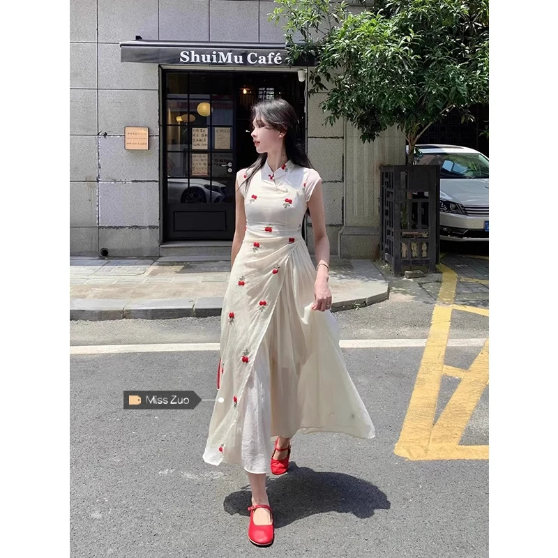 樱桃挂花新中式连衣裙女夏季2025新款设计轻奢国风海边旗袍长裙子