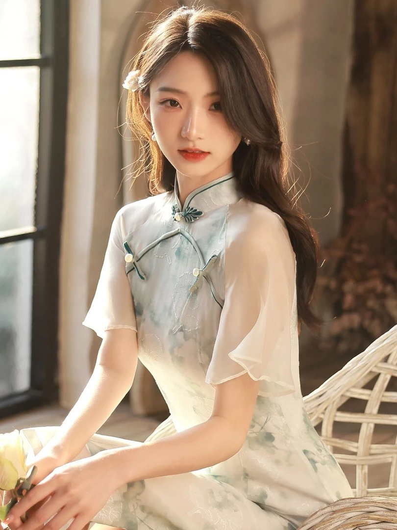 2025夏季新款超仙年轻款气质高端旗袍优雅少女小清新中长款连衣裙