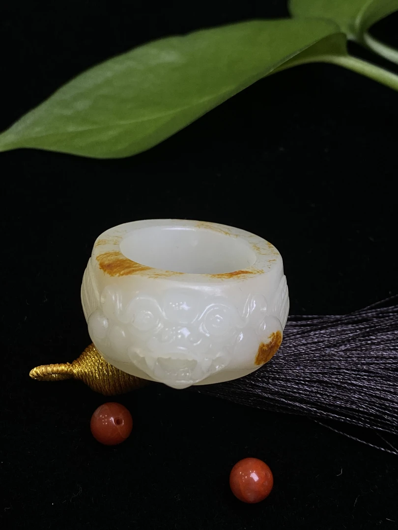 和田玉白玉兽面扳指