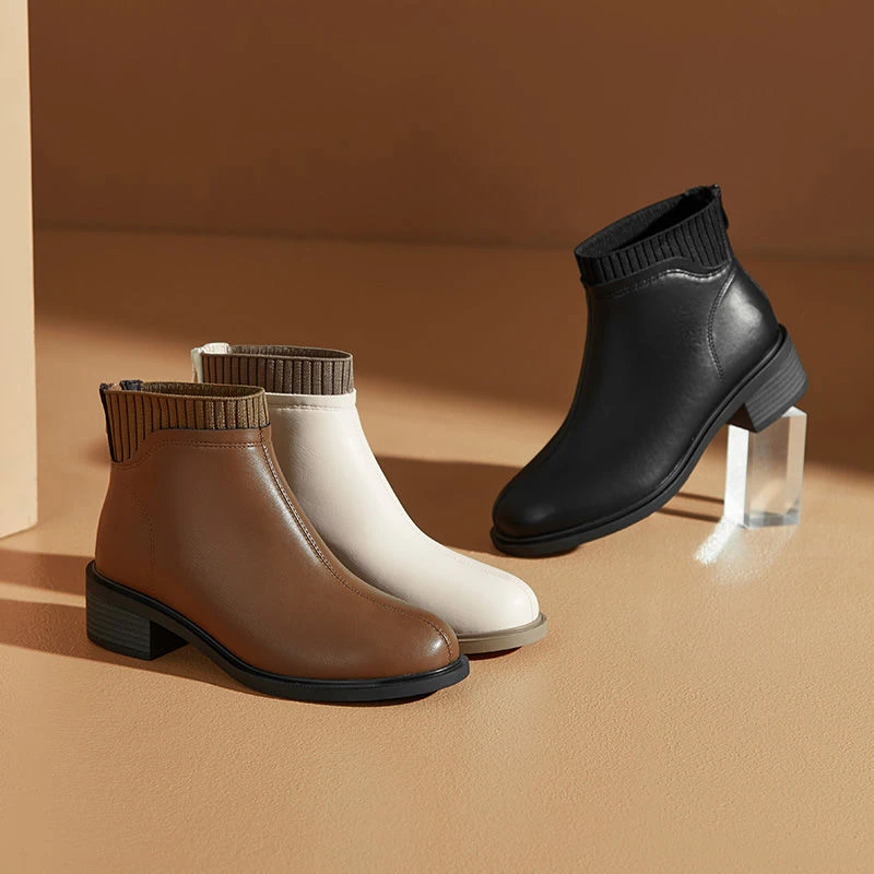 大东粗跟短靴女2023年冬季新款简约后拉链粗跟中跟拼接女鞋1045F