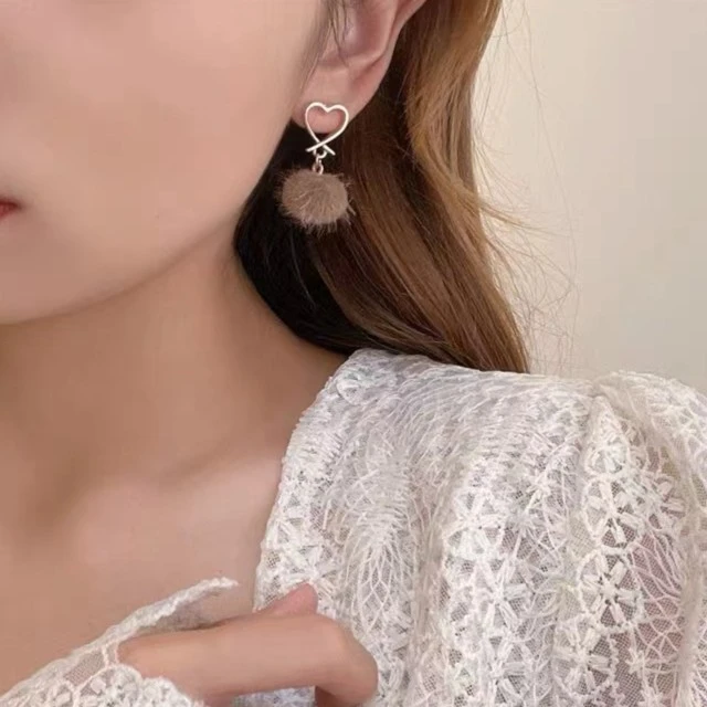 合金布艺耳饰 爱心咖色毛球耳夹时尚可爱简约百搭秋冬甜美ins耳饰