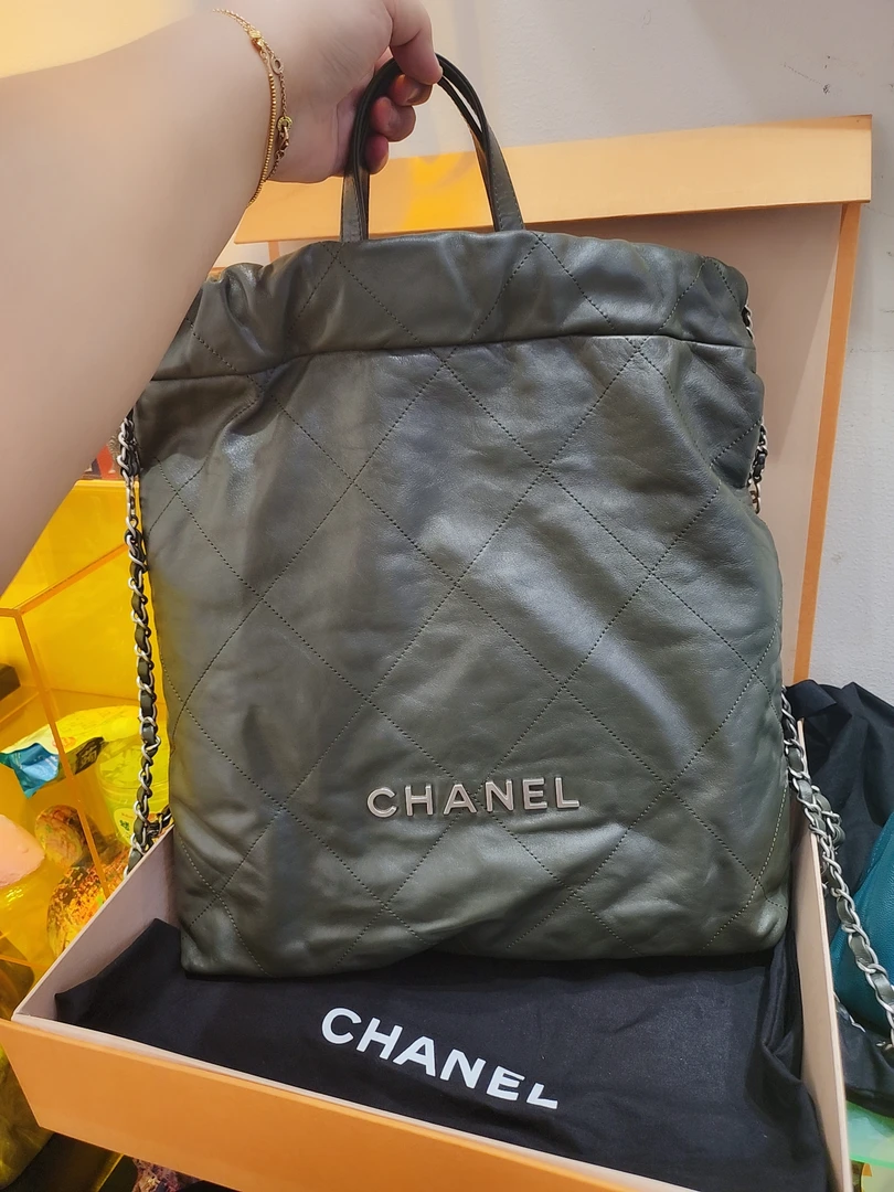 99新 Chanel/香奈儿 22K 22bag卡其绿双肩包中号