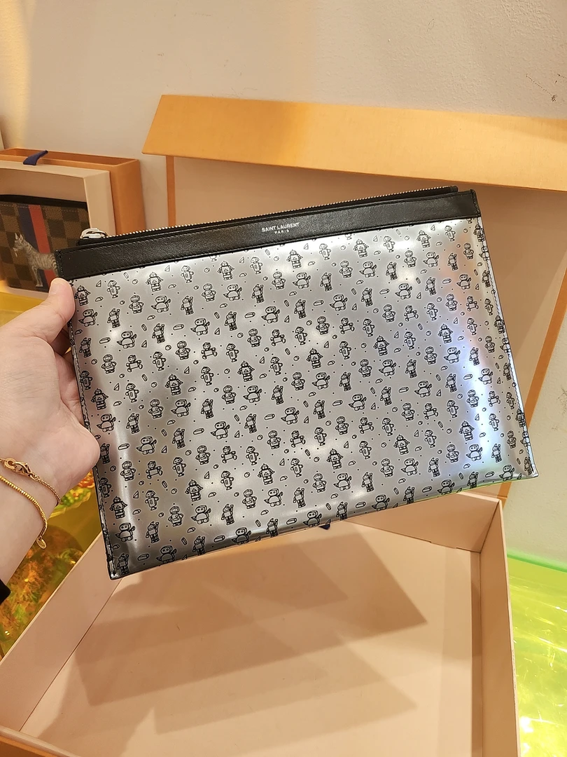 95新 YSL/圣罗兰 98新ysl圣罗兰超级限量手包 原价很贵哦