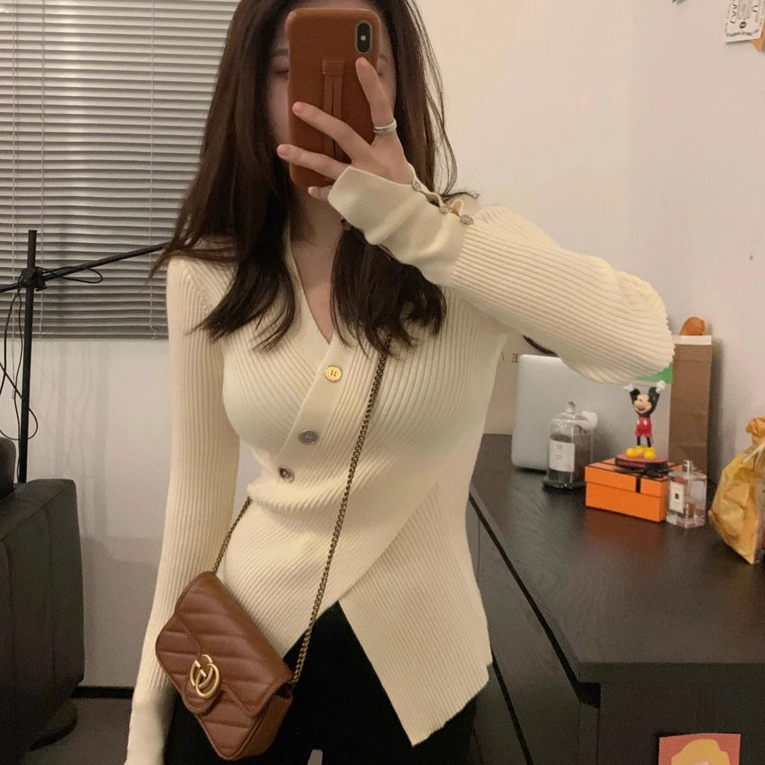不规则设计感毛衣内搭打底衫女秋冬高级感修身显瘦v领针织衫上衣