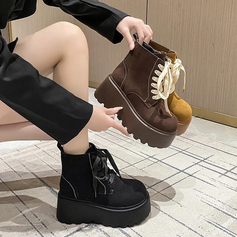 磨砂厚底松糕马丁靴女鞋子2025秋冬新款韩版米奇娃娃头短靴雪地靴