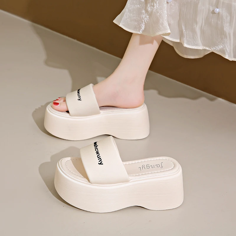 防滑增高厚底一字拖鞋女2025夏季新款外穿休闲百搭时尚凉拖鞋女潮